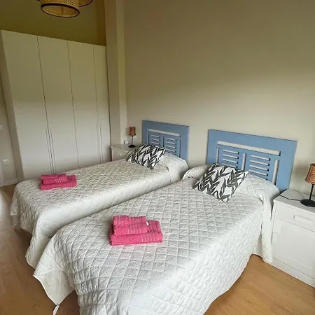 Semesterbostad Grandes Duplex Nuevos Con Jardin Y Barbacoa - 3 Llaves, Gayoles Rural Castropol