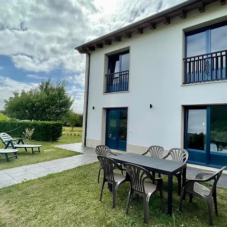 Grandes Duplex Nuevos Con Jardin Y Barbacoa - 3 Llaves, Gayoles Rural Holiday home
